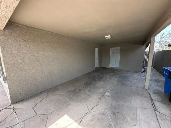 $1,895 | 18202 North 33rd Avenue, Phoenix, AZ 85053