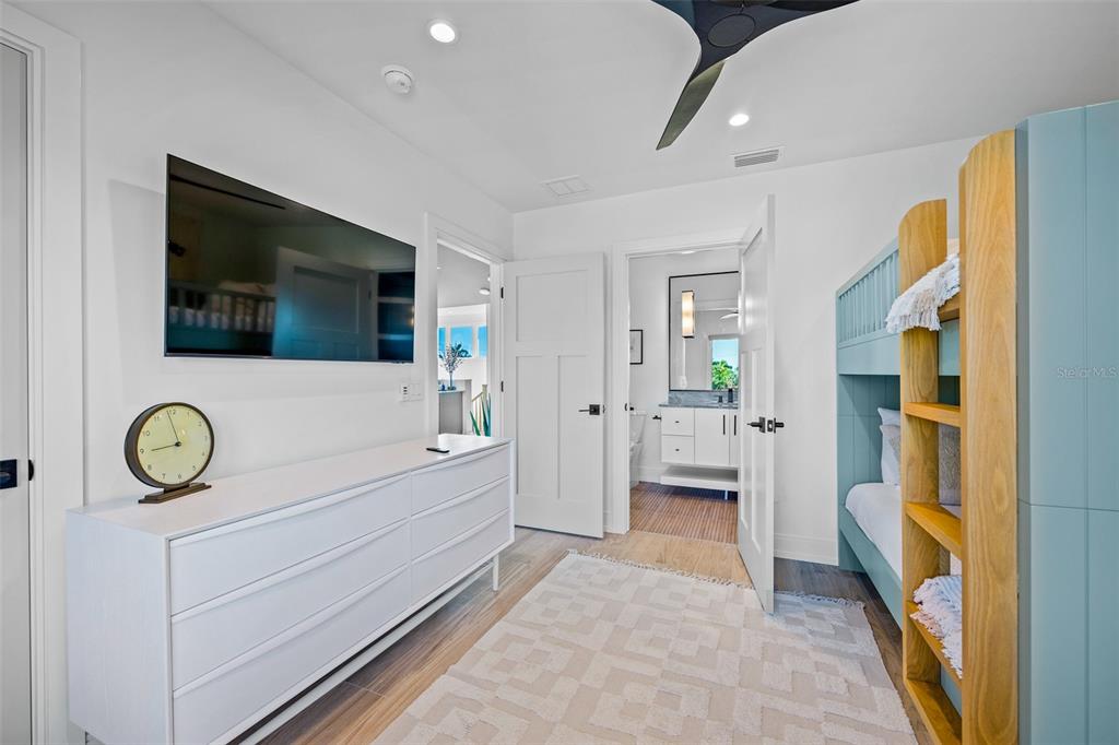 401 77th Street Holmes Beach, FL 34217 - Photo 40 of 92