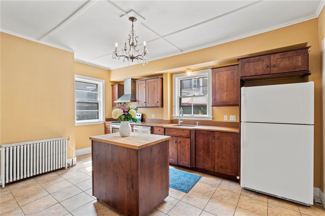 216 Spring Street Newport, RI 02840 - Photo 13 of 48