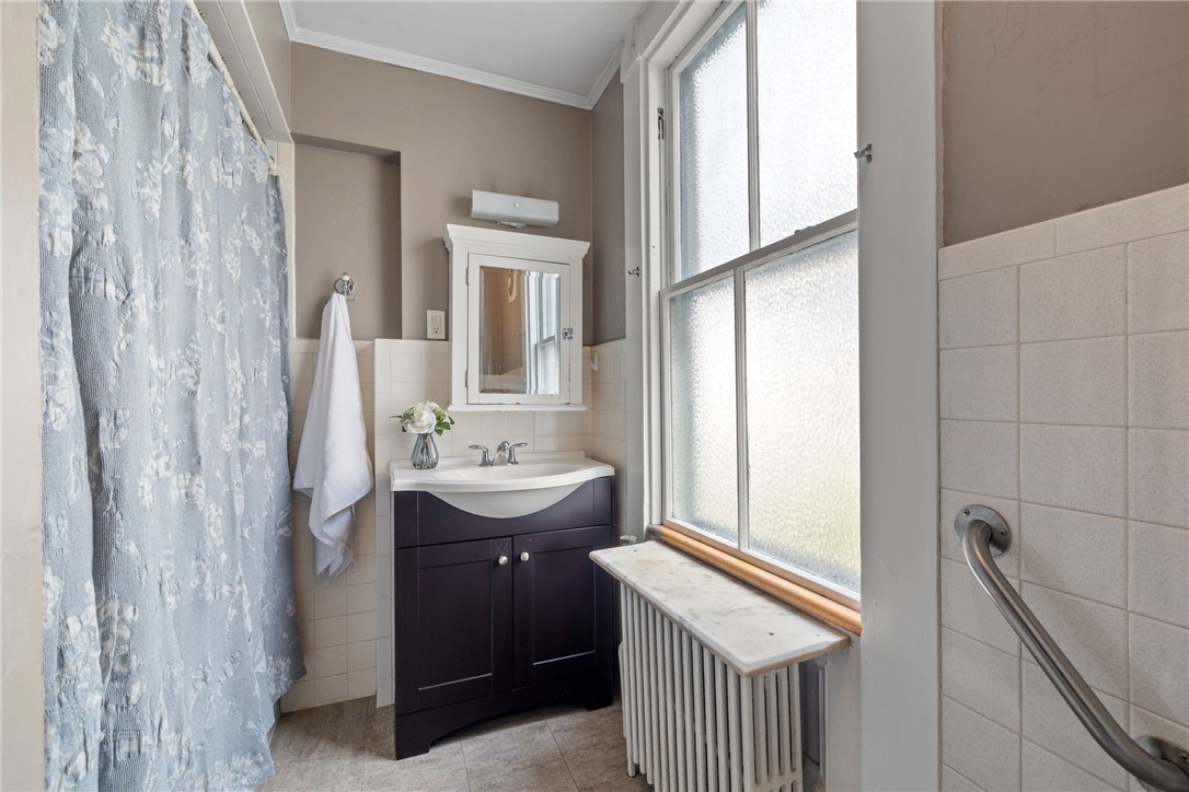 216 Spring Street Newport, RI 02840 - Photo 26 of 48