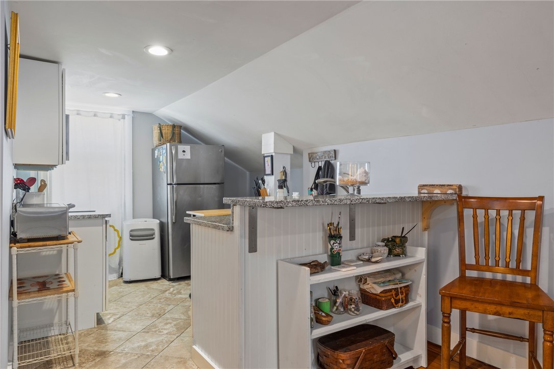 216 Spring Street Newport, RI 02840 - Photo 32 of 48 Third Floor
