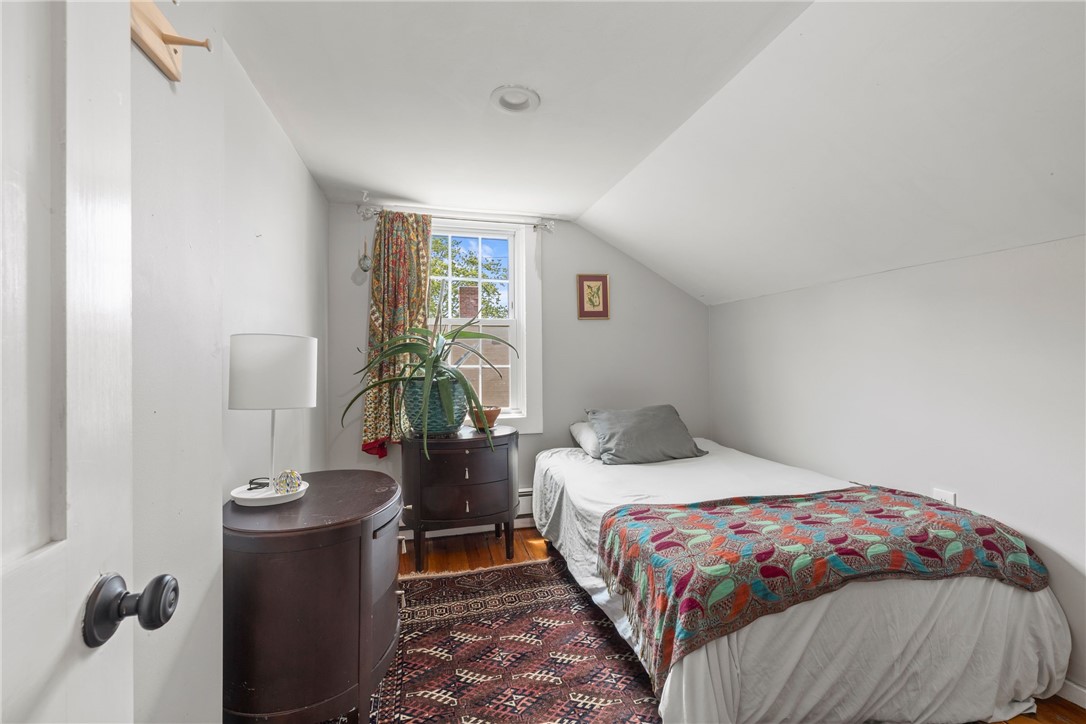 216 Spring Street Newport, RI 02840 - Photo 33 of 48