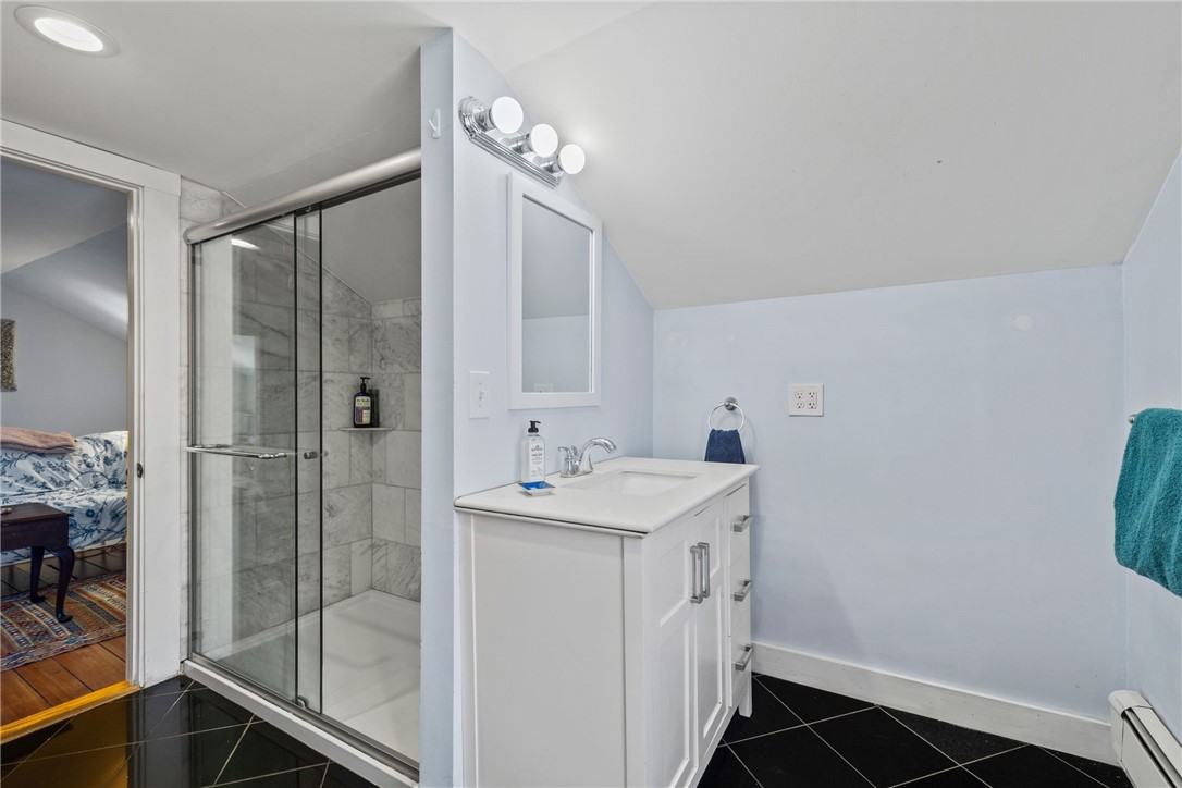 216 Spring Street Newport, RI 02840 - Photo 36 of 48 Third Floor