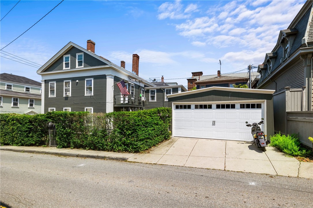 216 Spring Street Newport, RI 02840 - Photo 44 of 48