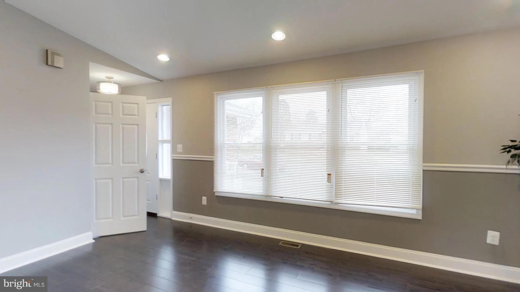4755 Byron Road Baltimore, MD 21244 - Photo 16 of 26 Living Room