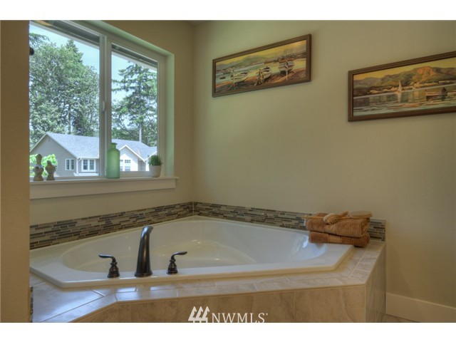 4730 Northeast 24th Street Renton, WA 98059 - Photo 18 of 20