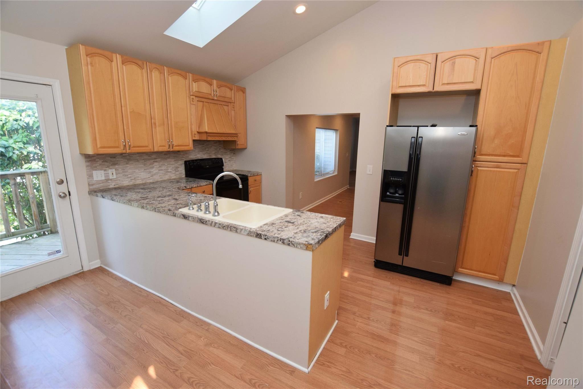 222 2nd Street Fenton, MI 48430 - Photo 3 of 17 Kitchen