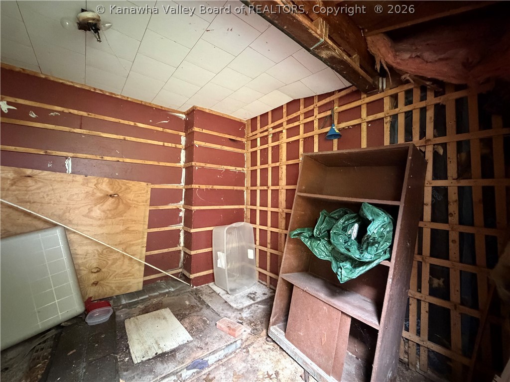 65 Fruth Addition Road Red House, WV 25168 - Photo 29 of 50 Room between house and garage with well