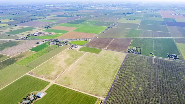 view of outdoor space with city view