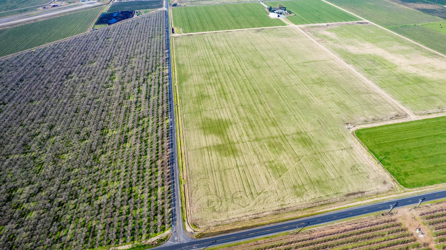 0 13400 N De Vries Road Lodi, CA 95242 - Photo 8 of 8 a view of wooden door