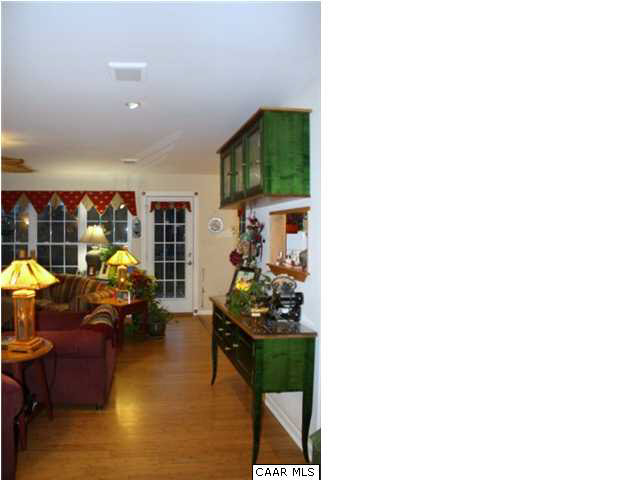 308 Pine Ridge Road Faber, VA 22938 - Photo 10 of 27 a living room with furniture