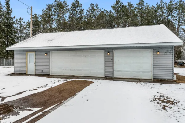 $349,900 | 43704 Co Highway 61, Hinckley, MN 55037