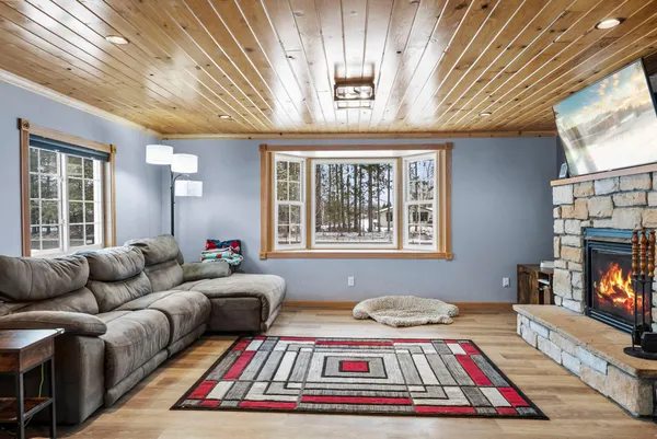 $349,900 | 43704 Co Highway 61, Hinckley, MN 55037