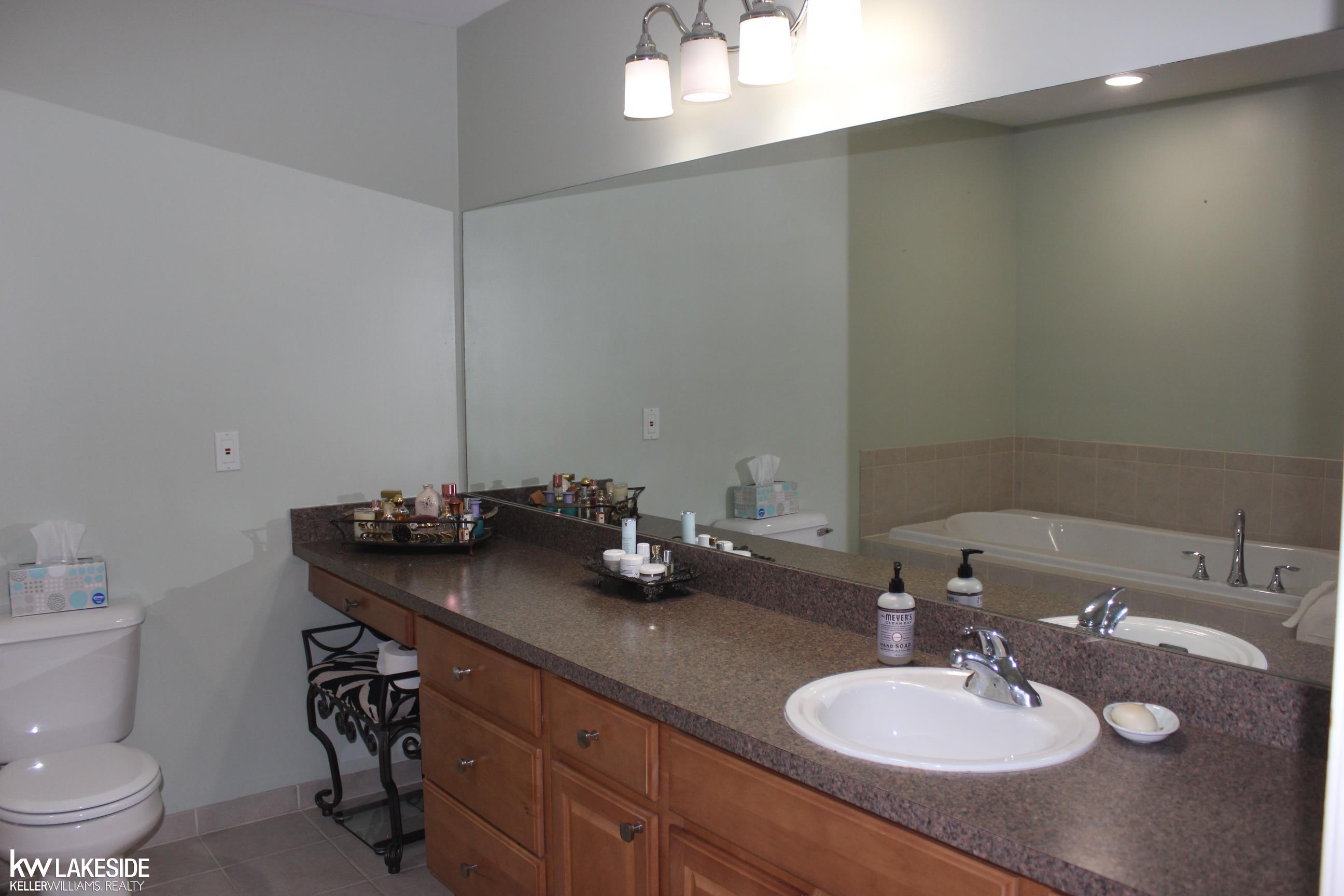 153 Paton Way Romeo, MI 48065 - Photo 15 of 31 50085305-14.JPG