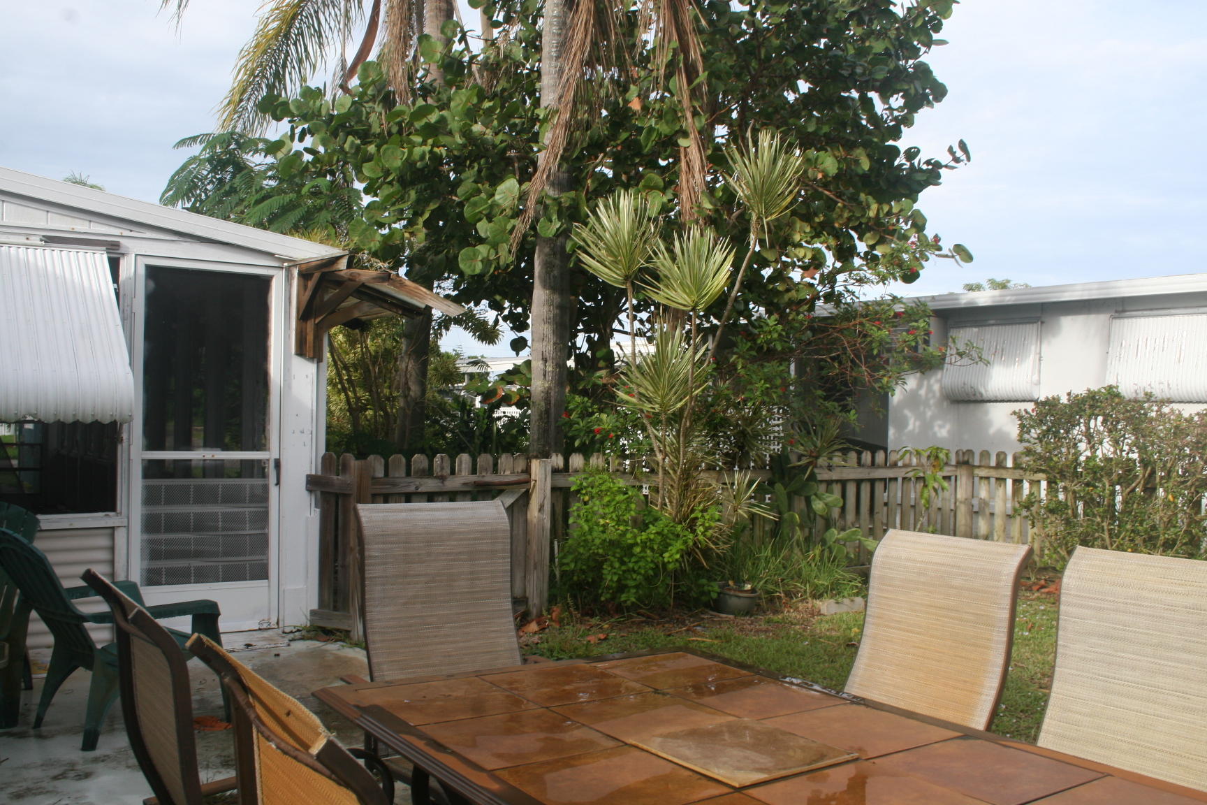 6940 Southeast Ridgeway Terrace Hobe Sound, FL 33455 - Photo 13 of 22 012