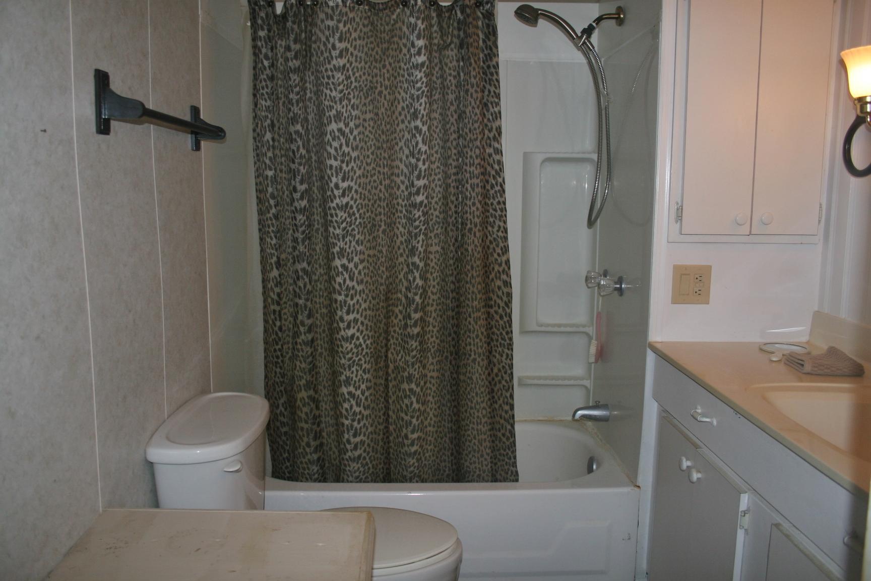 6940 Southeast Ridgeway Terrace Hobe Sound, FL 33455 - Photo 7 of 22 007