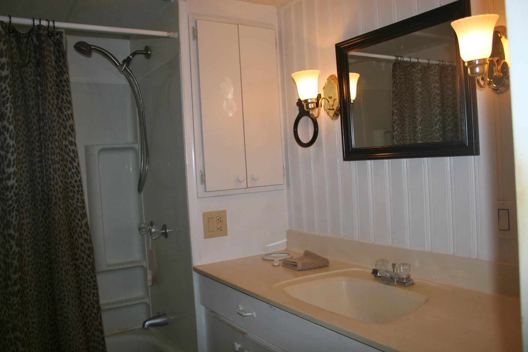 6940 Southeast Ridgeway Terrace Hobe Sound, FL 33455 - Photo 8 of 22 008