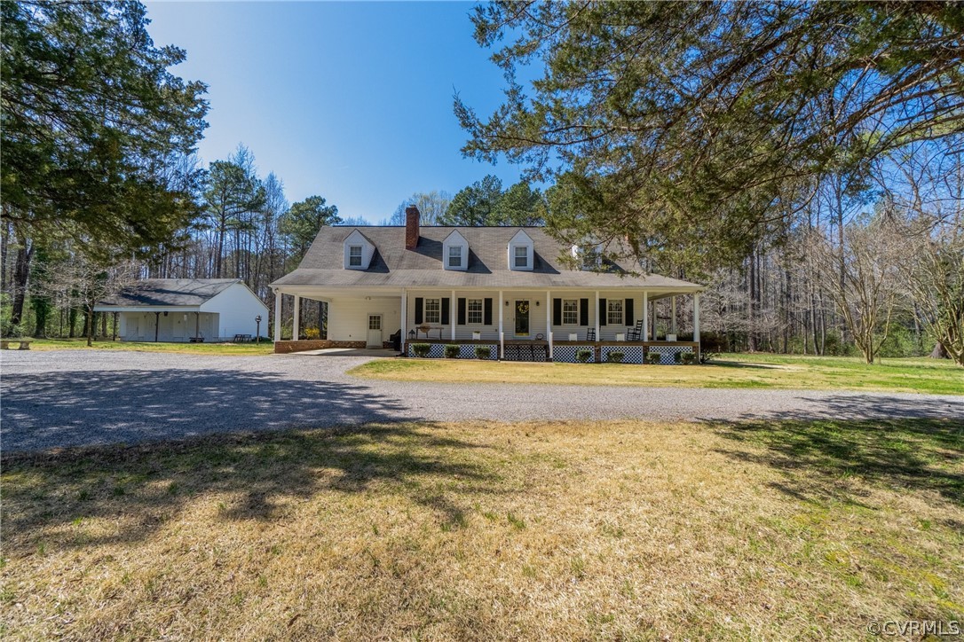 9630 Pasture Hill Road Midlothian, VA 23112 - Photo 2 of 27 Circular drive-Park Like lot