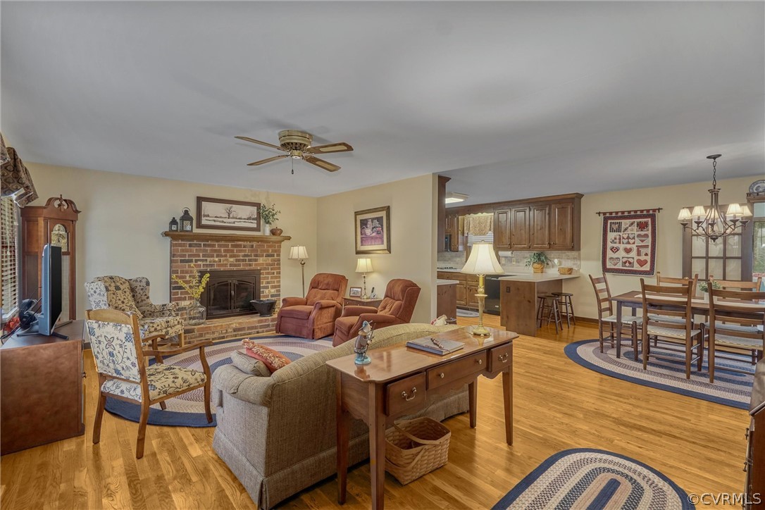 9630 Pasture Hill Road Midlothian, VA 23112 - Photo 6 of 27 Family Room with Gas fireplace