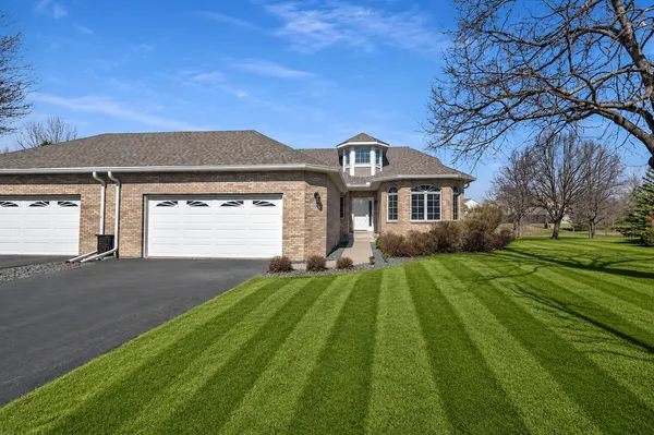 $522,900 | 10408 Eagle Pointe Trail, Woodbury, MN 55129