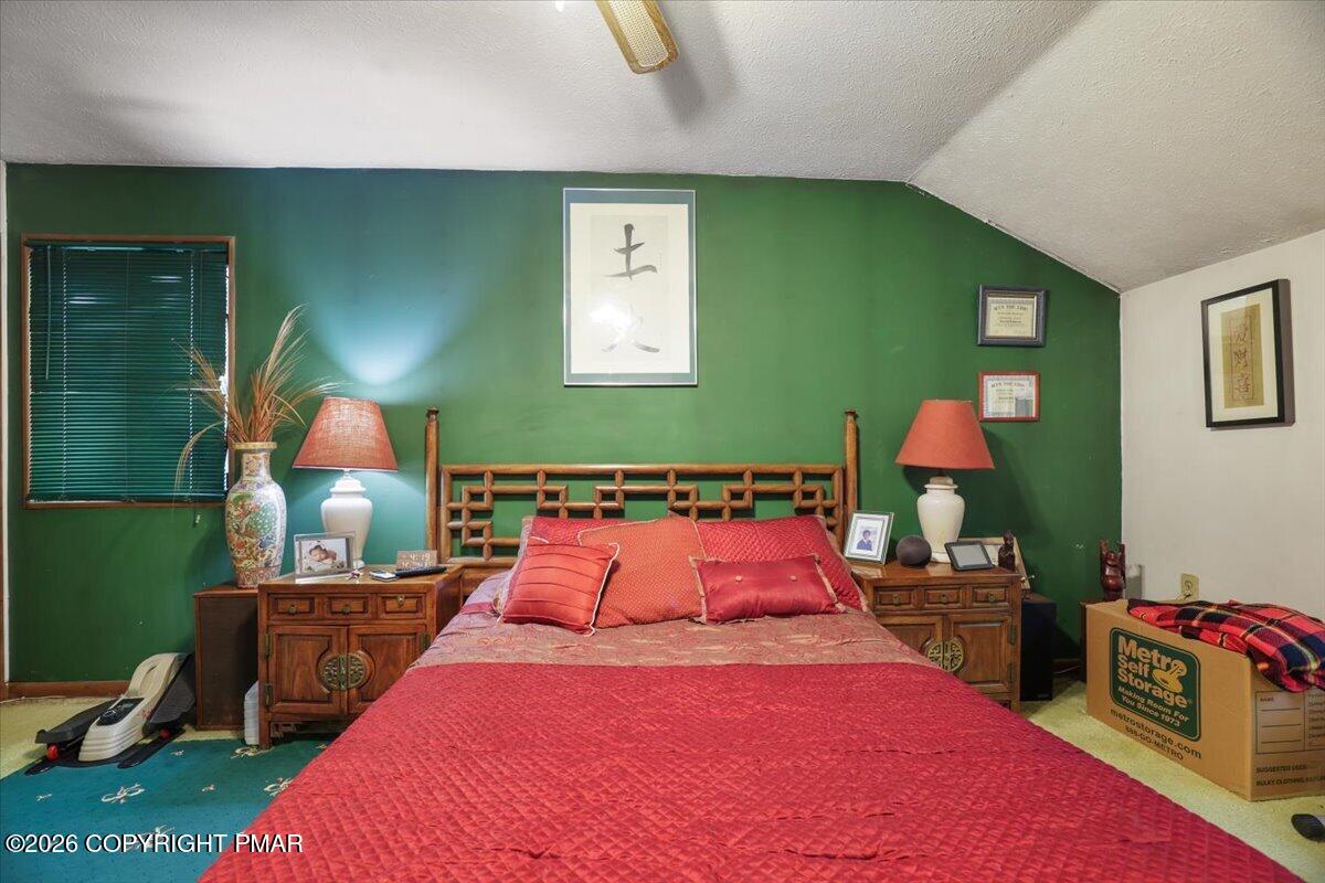 158 Saunders Drive Bushkill, PA 18324 - Photo 21 of 75 20- Primary bedroom