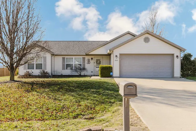 $262,500 | 1505 Hawkeye Court, Carterville, IL 62918