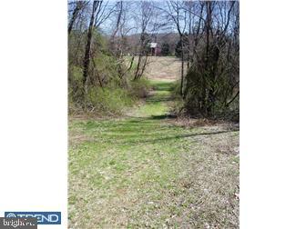 L:9948 Old State Road Boyertown, PA 19512 - Photo 5 of 12 Gallery Image 5