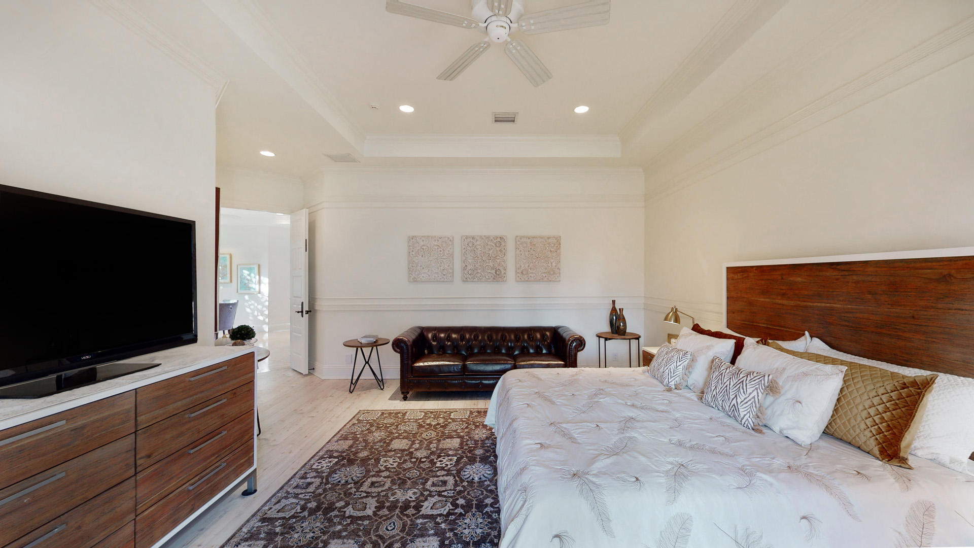 17130 Ave Le Rivage Boca Raton, FL 33496 - Photo 18 of 38 MASTER_BED_STRAIGHT