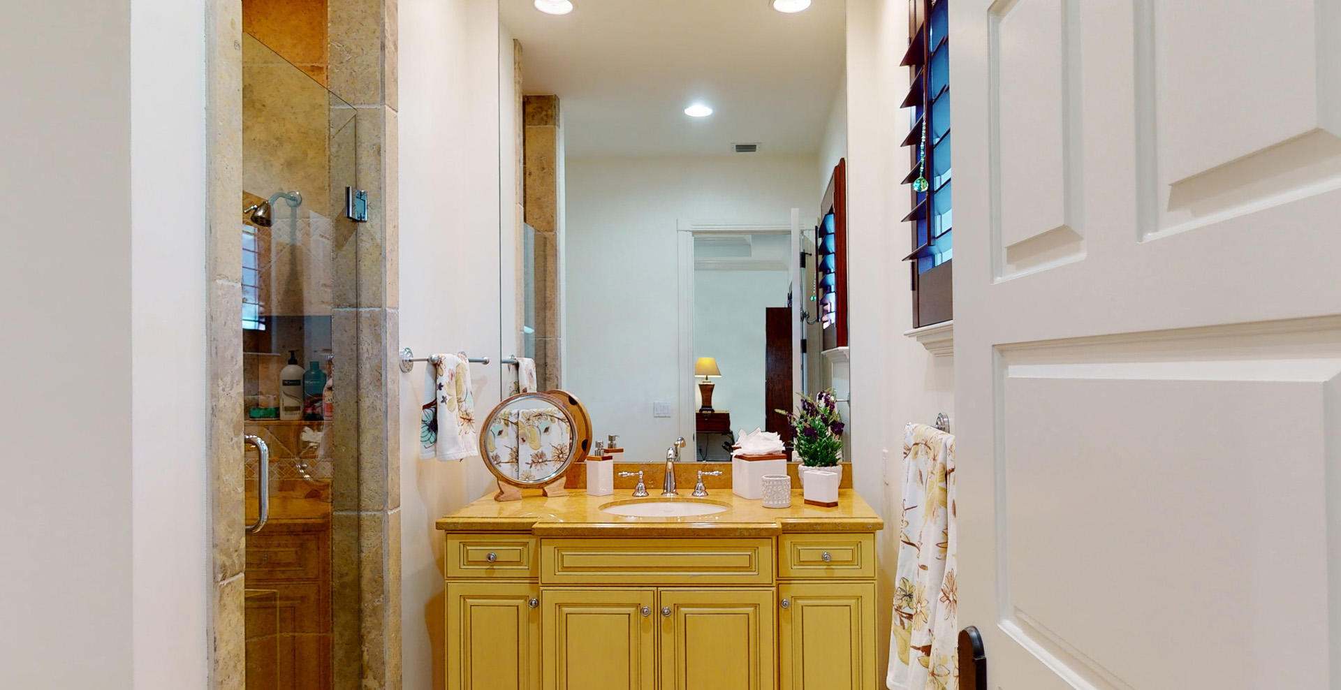 17130 Ave Le Rivage Boca Raton, FL 33496 - Photo 29 of 38 GUEST_BATH