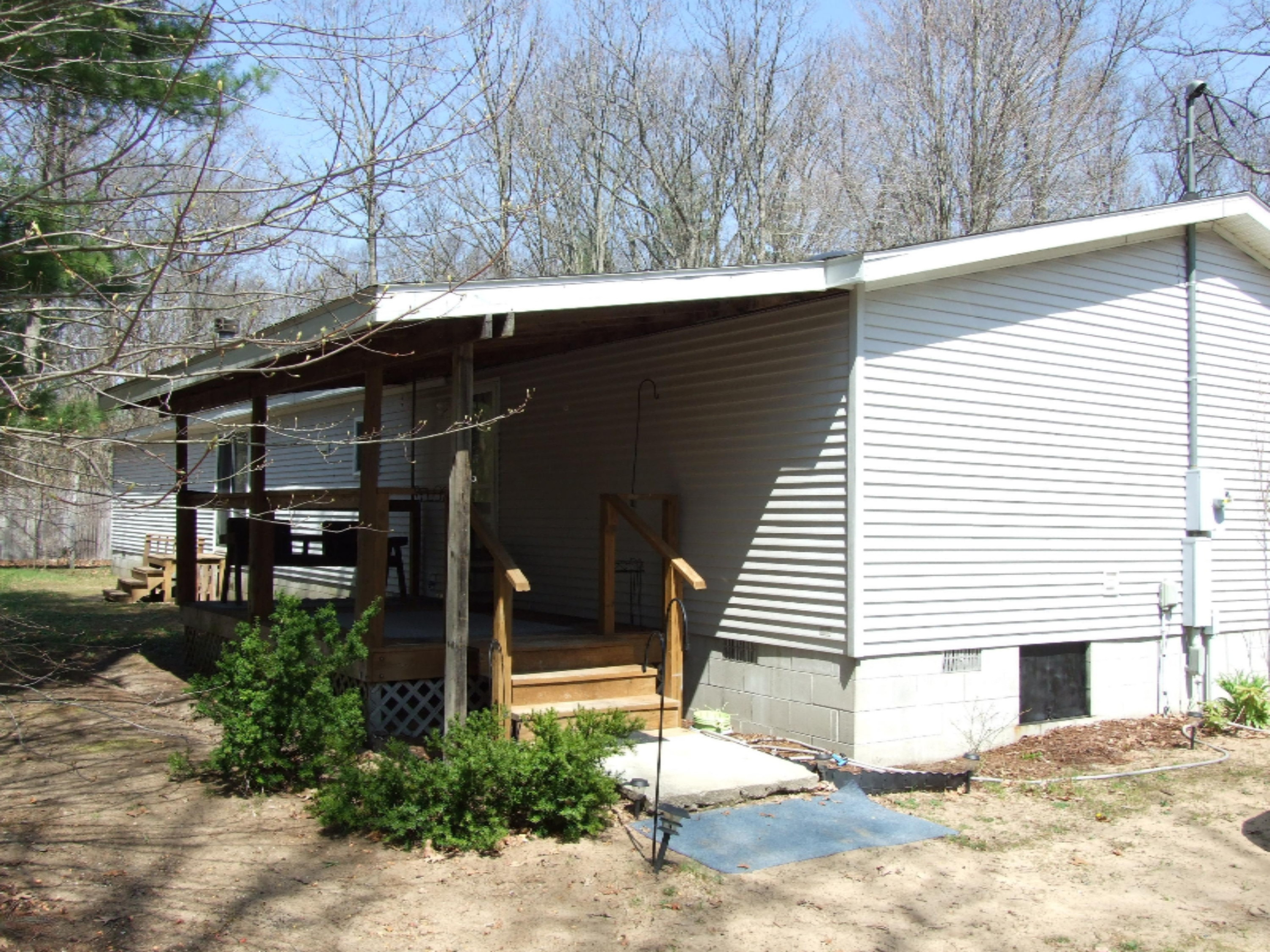 2689 Strand Road Muskegon, MI 49445 - Photo 2 of 27 2006-01-01 21.37.14