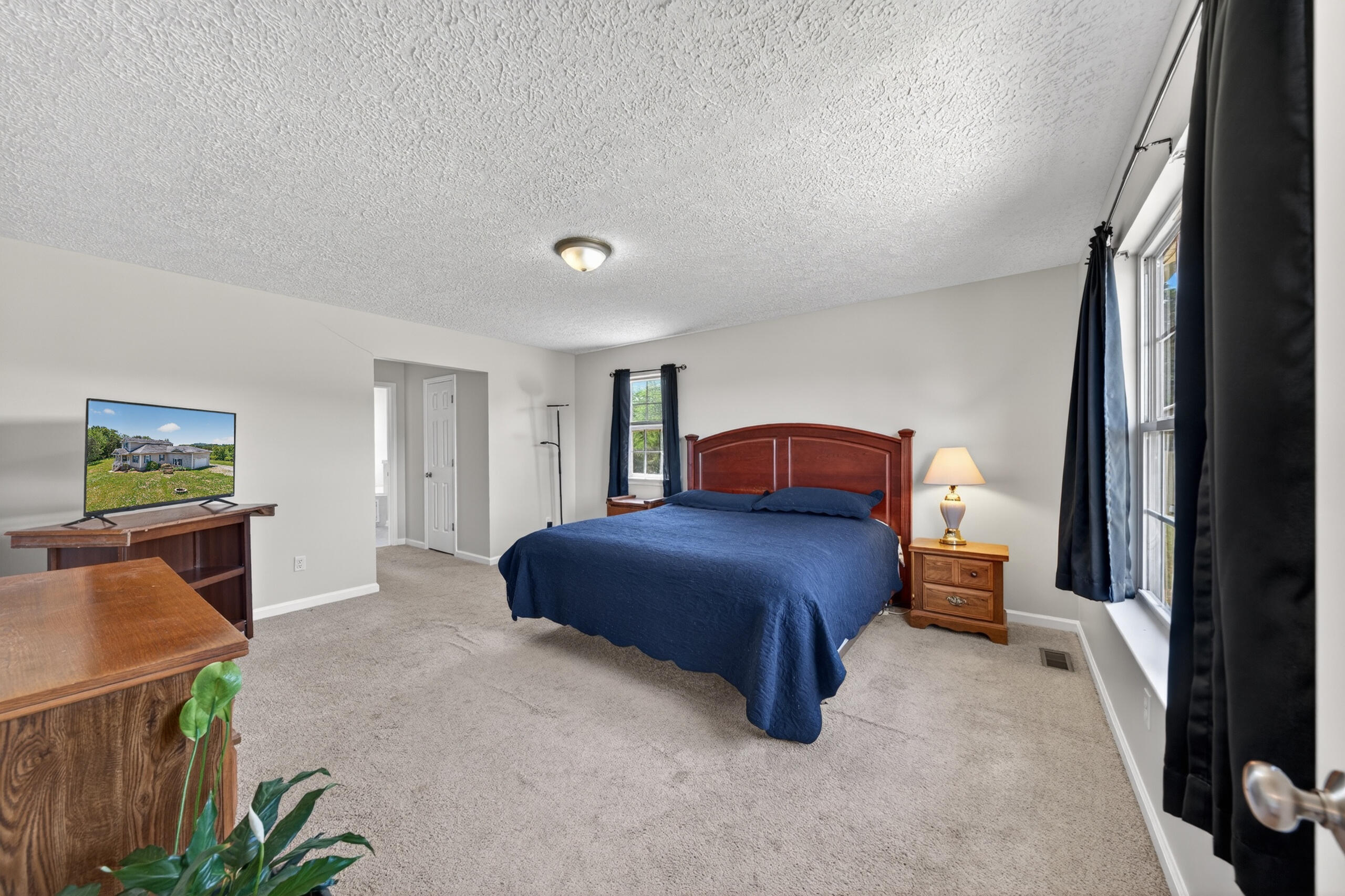1633 Pilot Mountain Road Moneta, VA 24121 - Photo 3 of 103 Master BR