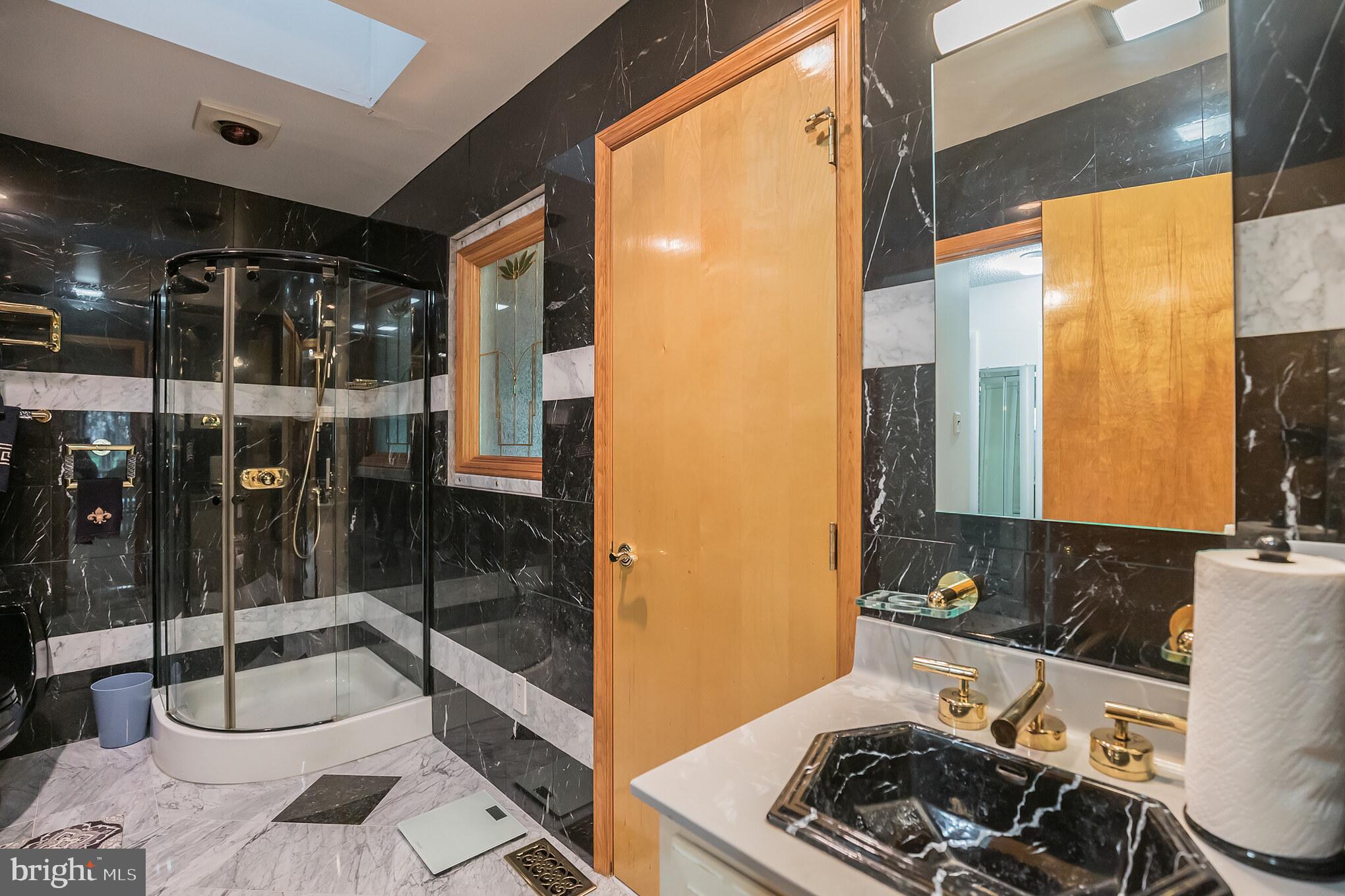 622 Ashton Road Bensalem, PA 19020 - Photo 17 of 29 Floor to ceiling marble bathroom