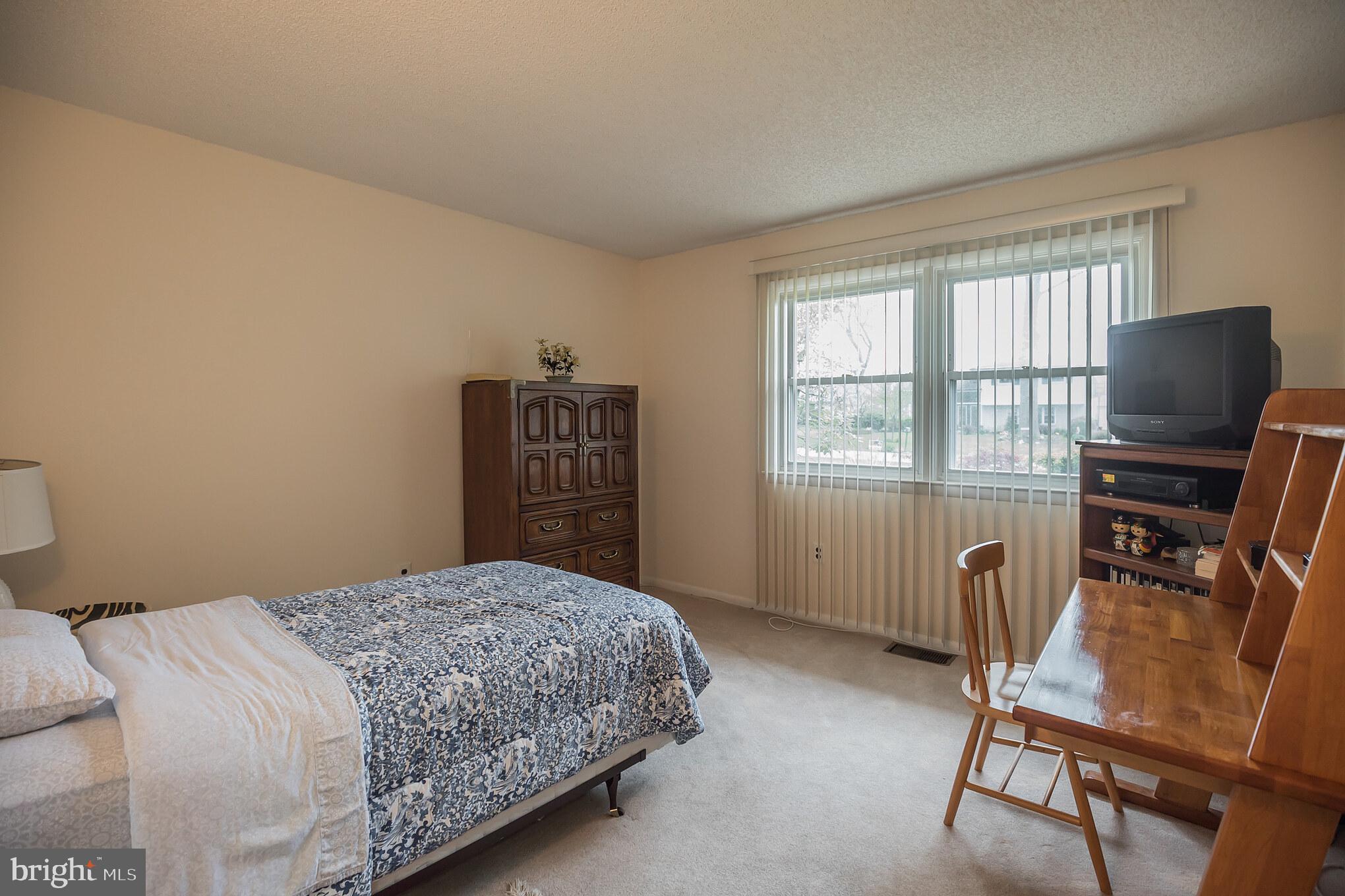 622 Ashton Road Bensalem, PA 19020 - Photo 23 of 29 3rd bedroom