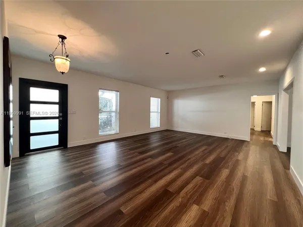 $8,950 | 4350 Palmarito Street, Coral Gables, FL 33146