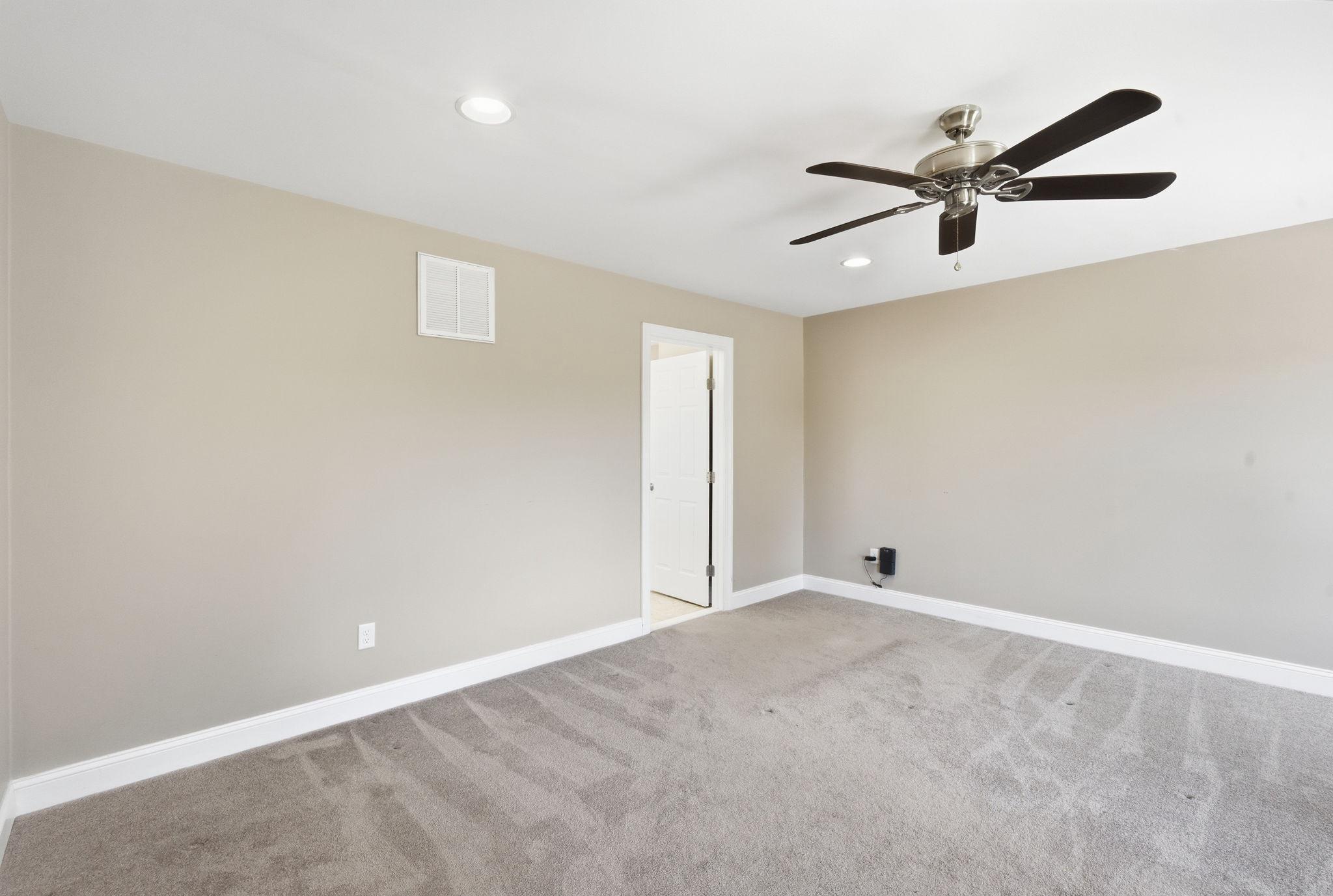 615 Ell Downes Road Henderson, MD 21640 - Photo 20 of 58 First floor primary bedroom