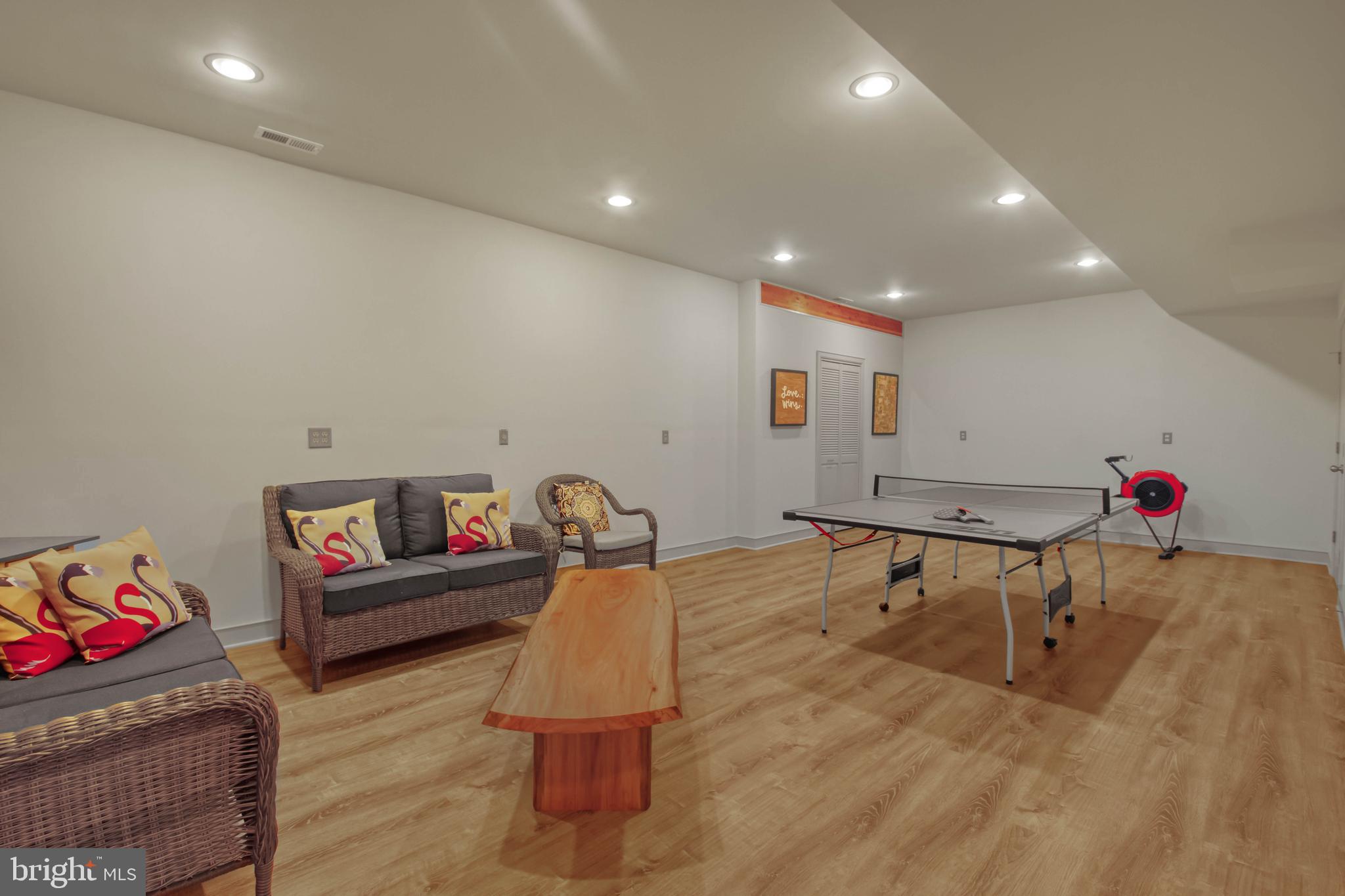 201 Biggs Purchase Lane Lothian, MD 20711 - Photo 33 of 42 a living room with furniture and a wooden floor