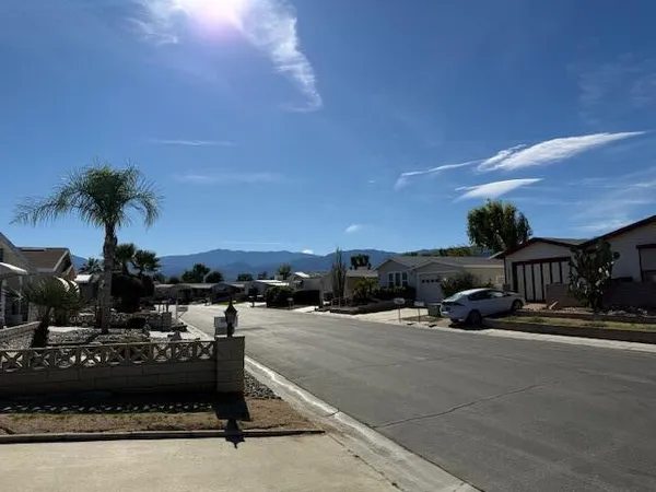 a view of a parking area