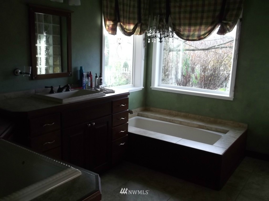 4633 Pleasant Hill Road Kelso, WA 98626 - Photo 11 of 15 Gallery Image 11