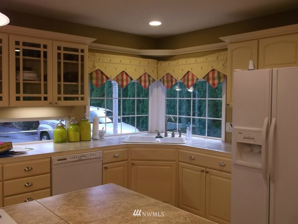 4633 Pleasant Hill Road Kelso, WA 98626 - Photo 3 of 15 Gallery Image 3