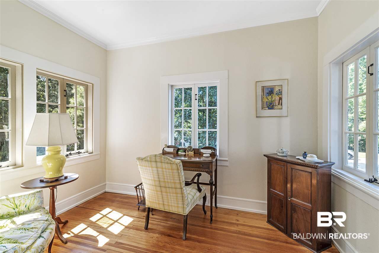 4564 Old Shell Road Mobile, AL 36608 - Photo 18 of 40 Master Sitting Area