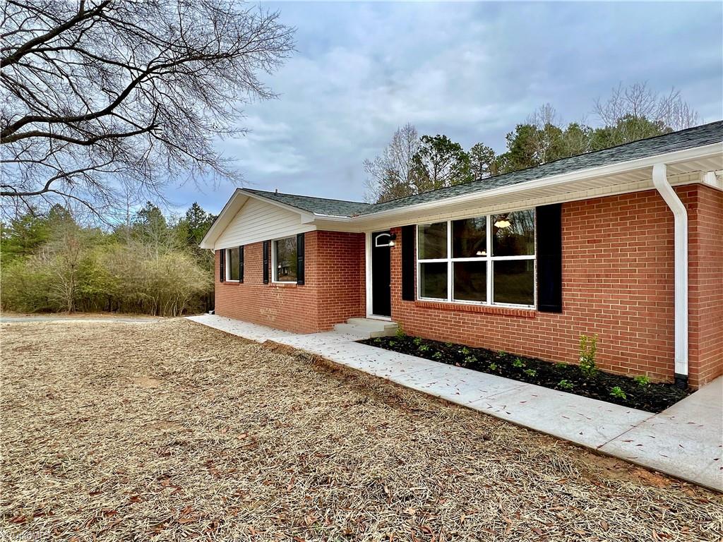 2636 Dillard Road Madison, NC 27025 - Photo 3 of 19