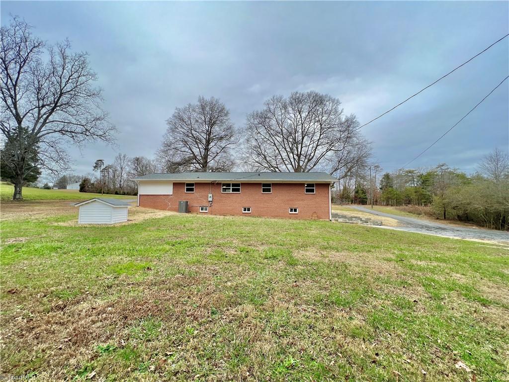 2636 Dillard Road Madison, NC 27025 - Photo 4 of 19