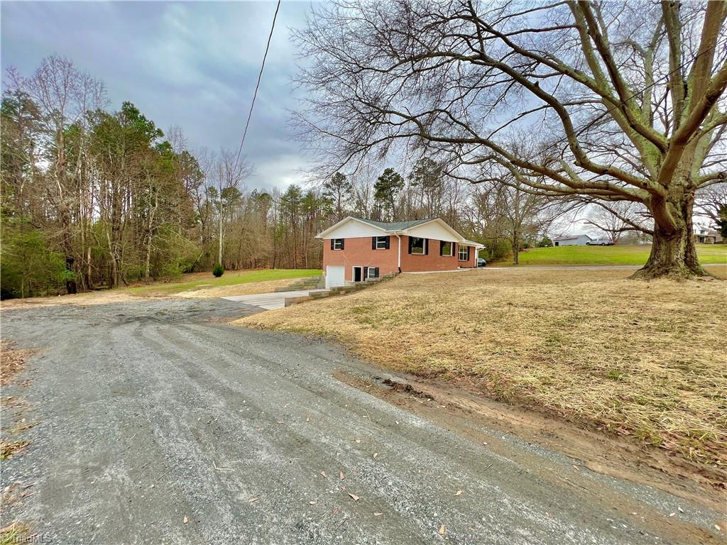 2636 Dillard Road Madison, NC 27025 - Photo 7 of 19