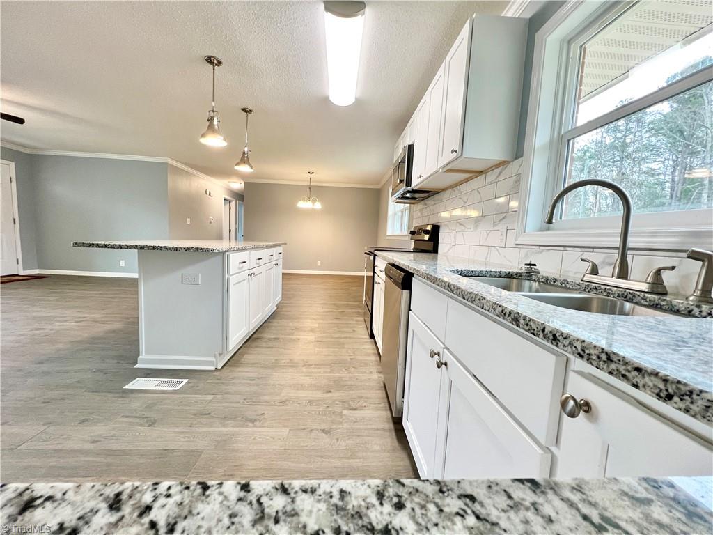 2636 Dillard Road Madison, NC 27025 - Photo 8 of 19