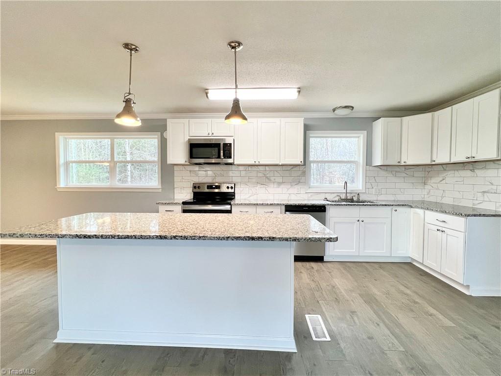 2636 Dillard Road Madison, NC 27025 - Photo 9 of 19
