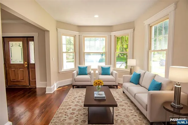 $849,999 | 126 Grant Avenue, Cresskill, NJ 07626