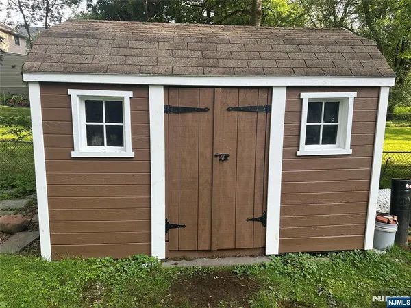 $849,999 | 126 Grant Avenue, Cresskill, NJ 07626