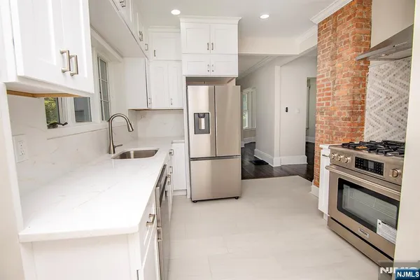 $849,999 | 126 Grant Avenue, Cresskill, NJ 07626