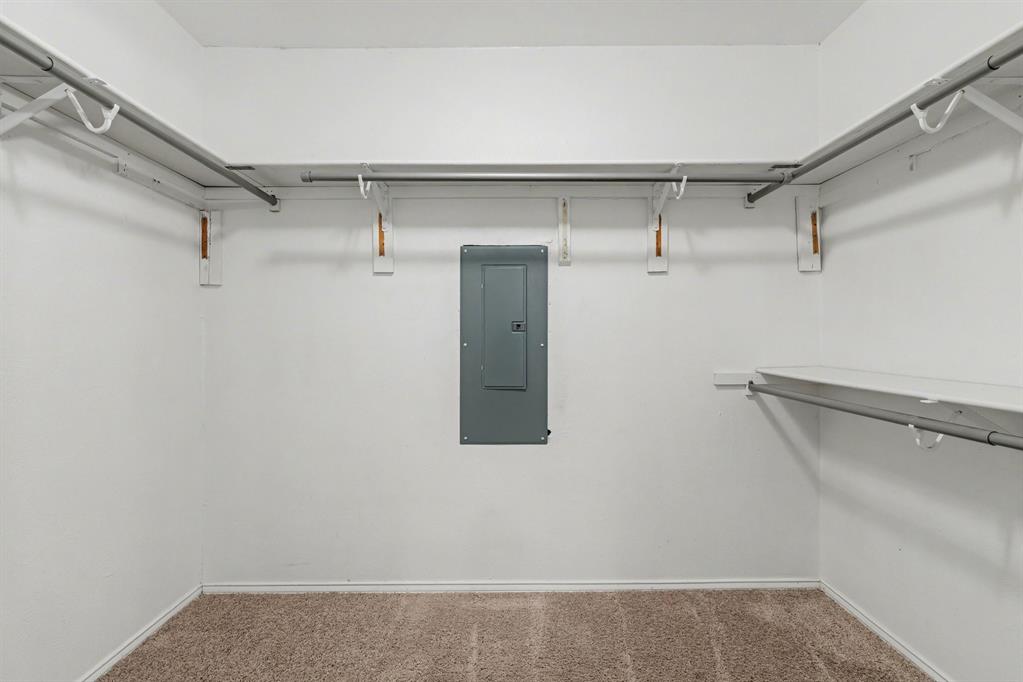 908 Thoreau Lane Allen, TX 75002 - Photo 18 of 31 a view of walk in closet