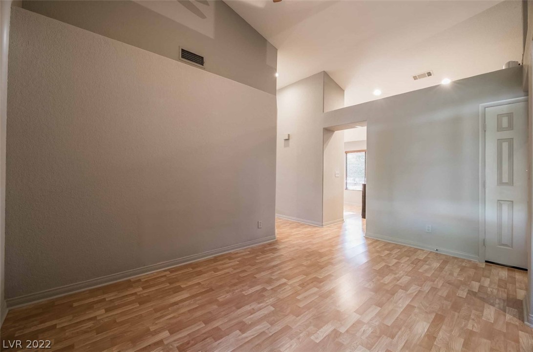 386 Sanctuary Court Henderson, NV 89014 - Photo 9 of 42 Gallery Image 9